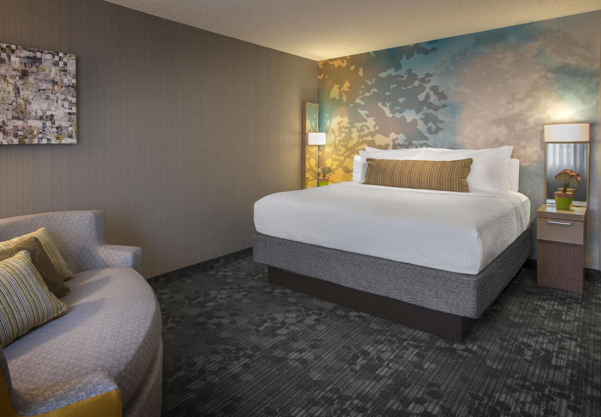Courtyard Cleveland Airport South Hotel Middleburg Heights Bagian luar foto